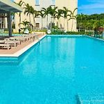 Beachescape Cartagena Apartment In Serena Del Mar Near Beach