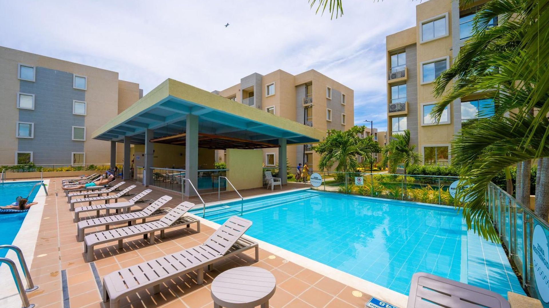 Apartamento Beachescape In Serena Del Mar Near *