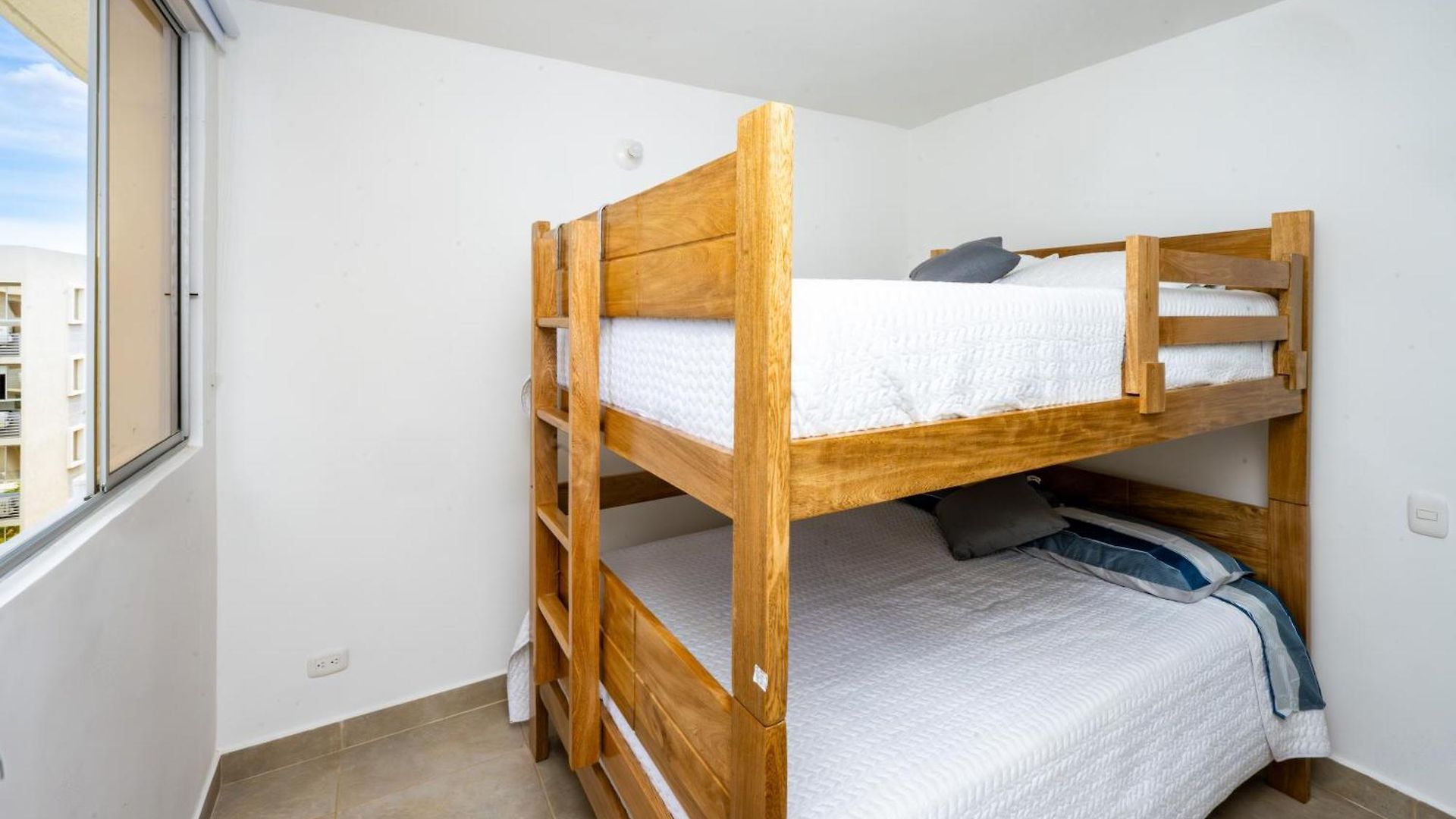 Apartamento Beachescape In Serena Del Mar Near